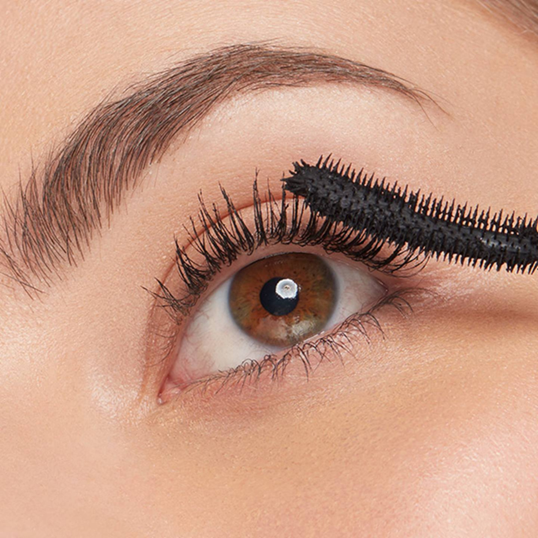 Máscara de Pestañas Efecto Total 6 de Vogue – El Todo en Uno Indispensable