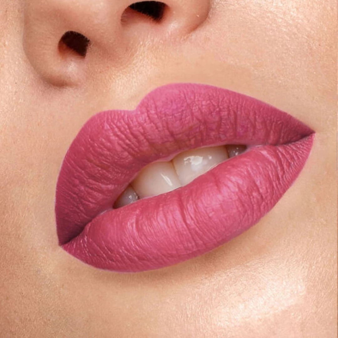 Labial Líquido Resist de Vogue – Tono Encantadora: Dulzura Imparable