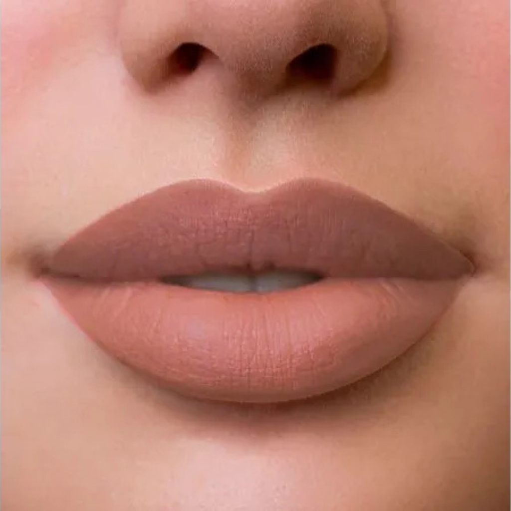 Labial Líquido Resist de Vogue – Tono Sofisticada