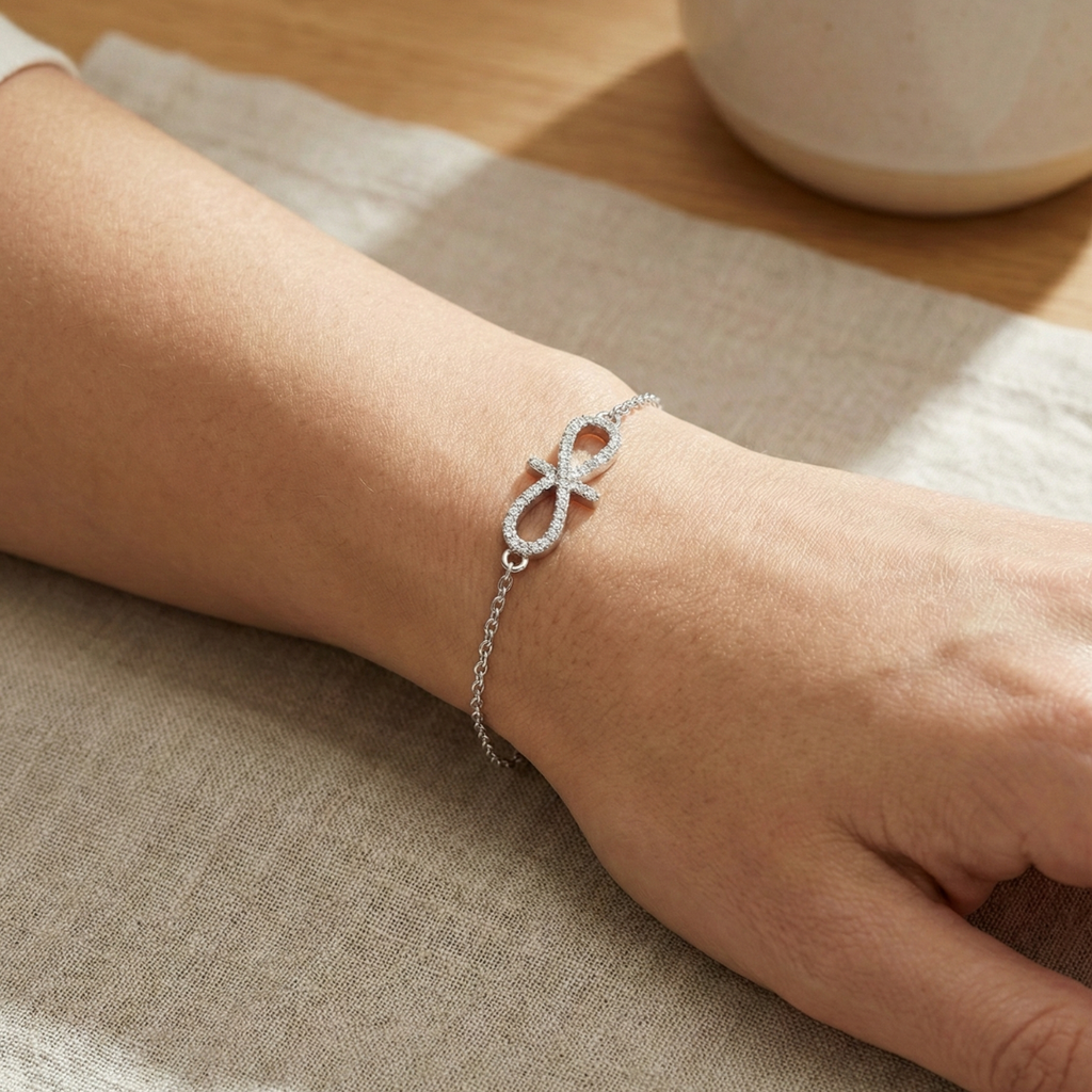 Pulsera Infinity Link – Plata .925 con Circones Regulable